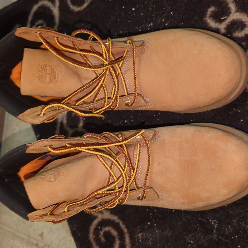 Timberland size 9 women boot tan with ortholite